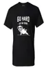 Harajuku GO HARD ORgo THUIS Pug Leven Afdrukken T-shirt Mannen Mode Oneck Korte Mouw Tops Cartoon Grappige Fitness hond Print S5MC619550547