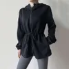 Lu Malign Tshirt Outfit Womens Lul Yoga Suit مع حزام وغطاء فضفاض يغطي الأرداف تجفيف سريع الأكمام الطويلة.