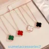 2024 Jewelry Designer Brand Vanl Cleefl v Golden Fan Four Leaf Grass Necklace Womens 18k Rose Gold Plating Natural White Beihong Jade Chalcedony Black Agate