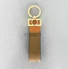 Keychains utsökta lyxdesigner Keyring Zinc Alloy Letter Unisex Jewelry Lover Keychains Designer 240303