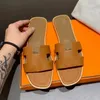 Mode kvinnors tofflor designer sandaler damer platt klack sommar lata glidskivor läder gummi sommarstrand flip flops kvinnor avslappnad toffel bild 35-42