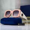 GUCCS Kadınlar İçin Güneş Gözlüğü Tasarımcı Cucci Güneş Gözlüğü Kadınlar Kadınlar İçin Kutu Gözlükleri 2024 Büyük Çerçeveli Moda Modası Modaya Gibi Kişiselleştirilmiş Güneş Gözlüğü Mezarları Jacob'ss