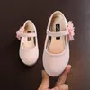 Spring Baby Girls Buty Princess Sandals Kids Pearl Floral Party Buty Modne dzieci Dziewczyny Dziewczyny Miękki dół Buty 240220