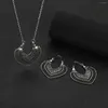 Collana con orecchini set etnico a forma di cuore di pesca pendente per donna pendente Jhumka intagliato a cavità color argento