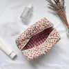 Cosmetic Bags 1PC Flower Printed Puffy Quilted Zipper Makeup Bag Storage Organizer Toiletry Handbag Pouch Large Travel