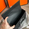 Della omuz çantaları el baskısı cowhide moda çanta çapraz kanatlı kadın tasarımcı deri hobo totes messenger çanta cüzdan 24 cm kutu