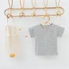 Kleidung Sets Koreanischen Stil Sommer Baby Mädchen Jungen Kleidung Runde Kragen Schwarz Kaffee Blau T-Shirts Beige Dunkle Overalls Kind E254