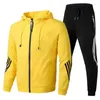 Männer Trainingsanzüge 2024 Frühling Und Herbst Gebürstet Streifen Zipper Pullover Set Sport Jogging Mode Casual Langarm Mit Kapuze Lose Mantel