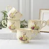 Vintage Coffee Cup Saucer Set Hand Painted Tea Rose Flower Carving hantverkskålar och plattor Sked Fruit Fork Tablesvis 240301