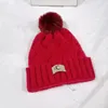 czapka czapki męskie designer czapki nowe mody kobiety panie ciepłe zimowe czapkę duże sztuczne futro pom POMS Bobble Hat Outdoor