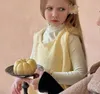 Słodka dziewczynki cukierki Kolor T-shirt Dzieci kołnierz Ruffle Księżniczki Długie rękawie 2024 Spring Dzieci Krzystwo Sweter Sukienka Z6956