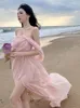 Casual klänningar sommarrosa elegant veckad hög midja delad lång klänning kvinnor mode backless grimma stropplös älva kvinna 2024 vestido