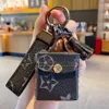Keychains 4Colors Cute Presbyopia Leather Coin Purse Headset School Design Tassel Ring Leather Keychains smycken Charmkedjor 240303