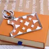 Keychains Lanyards Designer Monogrammed Card Fashion Card Charms Brown Flower Mini Gift Accessories Perfect 240303