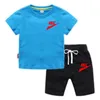 Moda Bambini Marchio logo prin Set sportivi Estate Cool Tshirt Pantaloncini Completo Bambini Manica corta Pantalone Completo Abbigliamento Ragazzo Ragazza Tuta