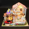 LED Light Doll House Miniature Diy Dollhouse Handmad Furnitures en bois Femuez Play House Toy for Children Birthday Gift 240301