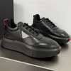 P Family Couples Leather Thick Sole Casual Sports Shoes Importerad Nappa Leather Upper 4,5 cm gummitjock Sole Classic Red Label Decoration Design för kvinnor Sneer