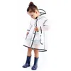 귀여운 투명 EVA 어린이 레인 코트 방수 방수 어린이 레인 코트 야외 재킷 풍력 판초와 모자 학교 장비 240226