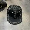 Bérets Sports Adultes Punk Goujons Snapback Chapeaux Visière Casquette Jeunes Étudiants Hip Hop Danse Casquettes De Camionneur