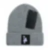 Nowa marka zimowa La Vailies Knift Hats Sports Teams Baseball Football Basketball Caps Kobiety i mężczyźni Pom moda czapki