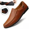 Äkta läder män casual skor lyx varumärke mens loafers moccasins andas slip på svart körning plus storlek 3747 240229