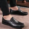 Äkta läder män casual skor lyx varumärke mens loafers moccasins andas slip på svart körning plus storlek 3747 240229