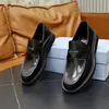 디자이너 드레스 슈즈 남자 소프트 소 가죽 플랫폼 스니커 클래식 로퍼 고무 블랙 반짝이는 둥근 둥근 머리 스니커 스니커 두꺼운 바닥 신발 상자 크기 38-45