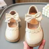 أزياء Bowknot Kids Shoes Toddler Baby أحذية رياضية غير رسمية الربيع الخريف الفتيات اللطيفات الأميرة أحذية الأطفال المضادة للانزلاق أحذية جلدية