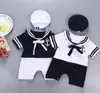 Sailor yaka erkek bebek giysileri beyaz bebek lacivert şapka gövdeler çizgili denizci gömlek rahat çocuk deniz ağı akademisi yaz tulumları8641327