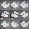 2024 Nya män Kvinnor Skor Vandring Running Flat Shoes Soft Sole Fashion White Black Pink Bule Bekväm sport Z211 GAI