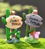 2st Cactus Signpost Figurer Terrarium harts Hantverk Hem Oranment Fairy Garden Jardim Miniature Bonsai Gummes Accessories5331597