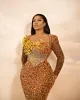 204 Plus Taille Arabe Aso Ebi Gold Sparkly Gaine Robes De Bal Perlée Sheer Cou Soirée Formelle Partie Deuxième Réception Anniversaire Robes De Fiançailles Robe