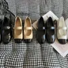 2024 Patent Cap Toe Mary Jane Sandali firmati per donna beige nero ballerine muli parigi lusso classico bicolore in pelle Ballerina signora simpatici muli LOGO Slides NUOVO