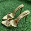 Женские тапочки на очень высоком каблуке, сексуальные шлепанцы 12 см, женские тканевые тапочки со змеиным принтом и блестками, женская повседневная обувь большого размера, летние тапочки 240228