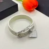 мужские кожаные браслеты женские регулируемые широкий браслет в клетку с цветочным узором дизайнерская ювелирная фурнитура с позолоченным браслетом-шармом
