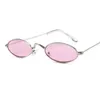 Lunettes de soleil années 90 Lunettes rouges étroites Petit rond Vintage Marque Designer Minuscule Cadre en métal Verres plats Ovales Mens Shades Cool