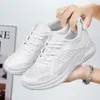 Spring New Leisure Runble Running Shoes Soft Sole Wody Women Sports Single أحذية واحدة 04