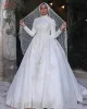 Abiti da sposa musulmani Dubai Arabo A Line con maniche lunghe Collo alto Applique in pizzo Abiti da sposa da chiesa in rilievo Caftano turco Abiti marocchini da sposa AL