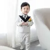 Costumes enfants Blanc Mariage Suit Prince Kids Jacket Pants Photographie Suit Fleur Boys Robe Tuxedo Robe bébé 1 an Robe d'anniversaire Costume