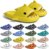 Gratis fraktdesigner Shark Slides Sandal Gai Sliders för män Kvinnor Sandaler Slide Pantoufle Mules Mens Womens Slippers Trainers Sandles Color238