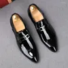 Kleid Schuhe Luxus Klassische Männer Spitz Metall Schnalle Casual Männliche Wohnungen Müßiggänger Homecoming Hochzeit Prom Zapatillas Hombre