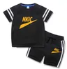 Summer New Kids Casual Fashion T-Shirt T-shirt Pants 2 SETS Summer Kids Chłopcy Zestaw dzieci Oddychane odzież 1-11 lat