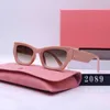 Luksusowe projektant MIUI SUN SUN SUNSSES FOR MEN I WENTOJNY STREET SUNGASSESS Klasyczny podróż moda UV400 Goggle okulary 2089