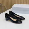 Casual designer de moda feminina sapatos senhora do escritório nu couro genuíno fivela dedo do pé redondo deslizamento em sapatos de salto grosso couro macio