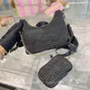 Üçgen ile çapraz gövde crossbody çanta omuz mesleği çantası yüksek kaliteli 2023 kadın yaz dokuma altın zinciri moda tasarımcısı hobo cüzdan üç-bir-in-one t240304