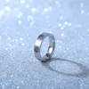 Som original Designer Logo Grave 6mm Diamond Love Ring 18K Gold Silver Rose 750 rostfritt stål ringar kvinnor män älskare bröllop smycken gåva stor USA storlek 6 7 8 9 10 11