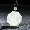 Pendentifs Naturel vert sculpté à la main Bagua Jade pendentif bijoux de mode collier Taiji pour hommes et femmes