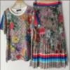 Платье из двух частей Дизайнерский бренд L V Весной и летом Новая полуюбка с короткими рукавами из двух частей Нишевый легкий роскошный модный принт Антикварный полный комплект для женщин MWD5