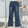 Jeans da donna Pantaloni svasati Jeans Distintivo con lettera in metallo Pantaloni in denim Pantaloni moda di lusso Streetwear 240304