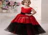 ウェディングボールガウンの素敵な黒と赤い花の女の子ドレス